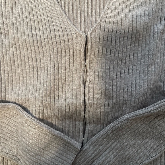 4th Reckless - Knit Cropped Cardigan with Clasps - Picture 4 of 5